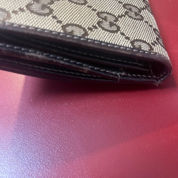 Authentic Gucci Wallet - Picture 9 of 9